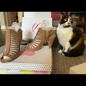 Tan cris cross wedge